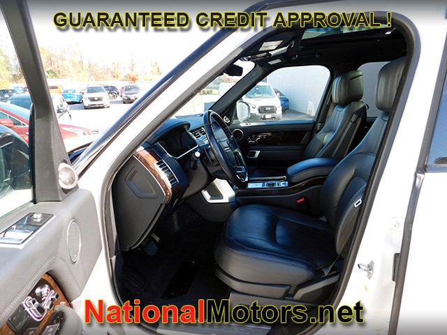 Land Rover Range Rover Vehicle Full-screen Gallery Image 17