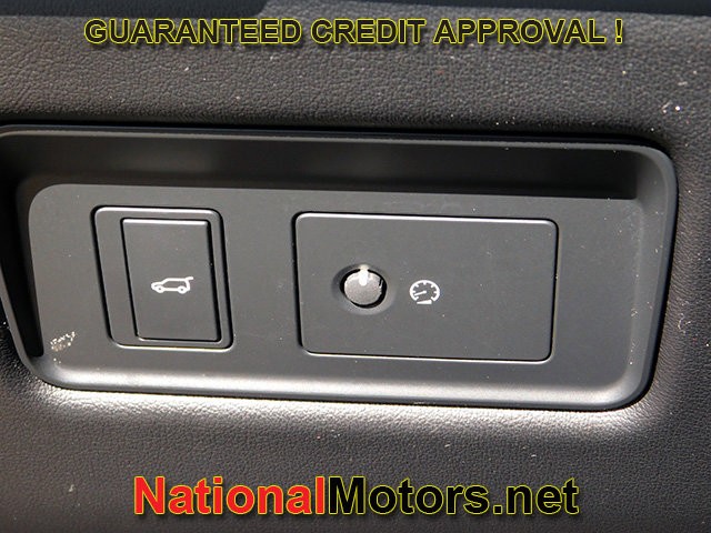 Land Rover Range Rover Vehicle Full-screen Gallery Image 27