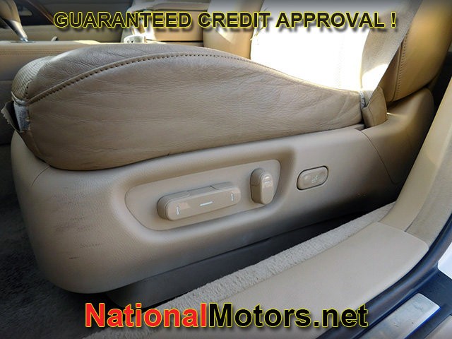 Acura RL Vehicle Full-screen Gallery Image 12
