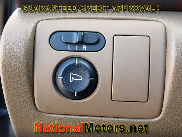 Acura RL Vehicle Full-screen Gallery Image 19