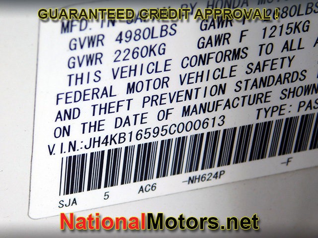 Acura RL Vehicle Full-screen Gallery Image 21