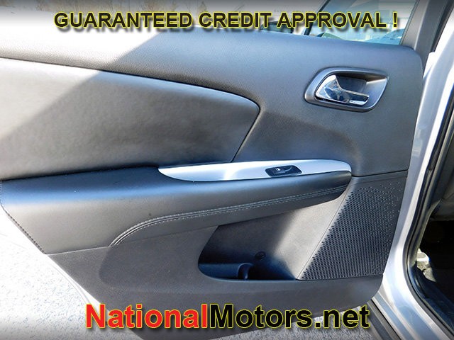 Dodge Journey Vehicle Full-screen Gallery Image 06