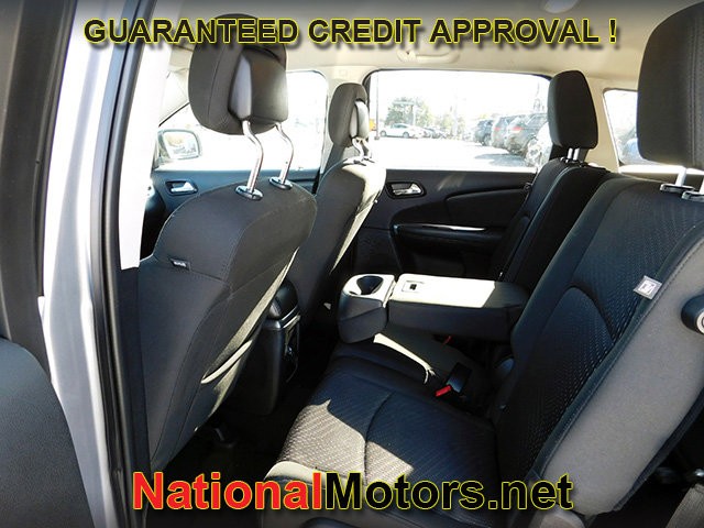 Dodge Journey Vehicle Full-screen Gallery Image 07