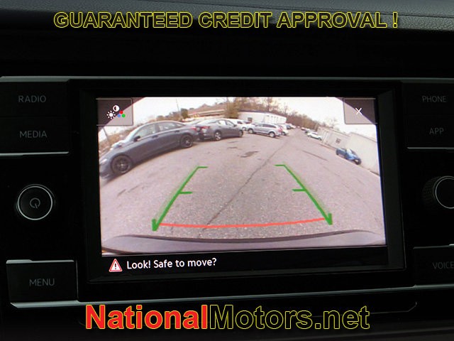 Volkswagen Jetta Vehicle Full-screen Gallery Image 11