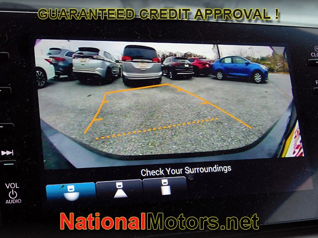 Honda Accord Sedan Vehicle Full-screen Gallery Image 13