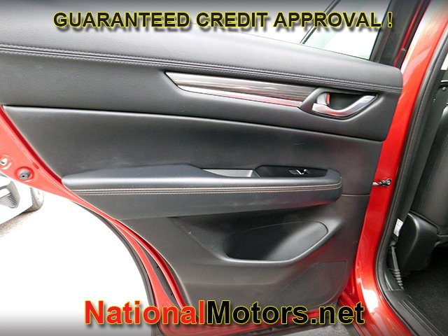 Mazda CX-5 Vehicle Full-screen Gallery Image 11