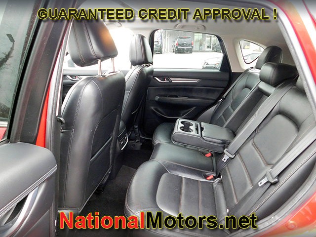 Mazda CX-5 Vehicle Full-screen Gallery Image 12