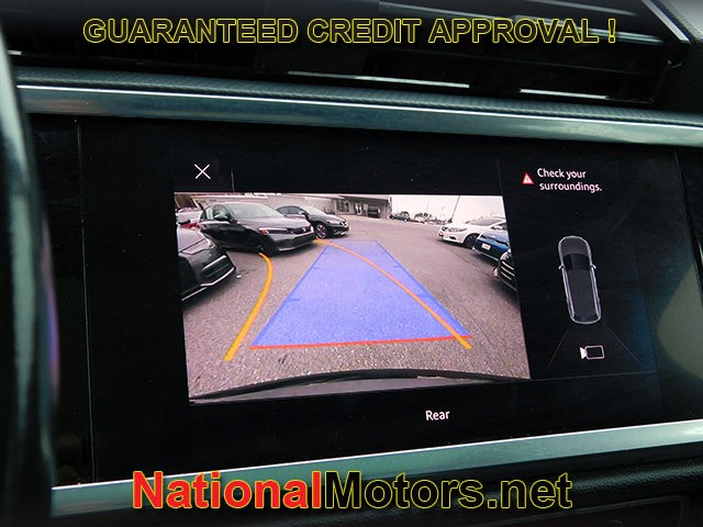 Audi Q3 Vehicle Full-screen Gallery Image 18