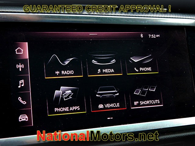 Audi Q3 Vehicle Full-screen Gallery Image 19