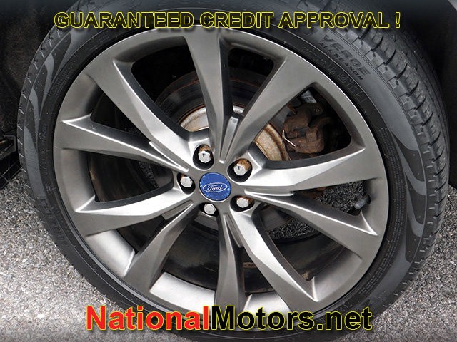 Ford Edge Vehicle Full-screen Gallery Image 09