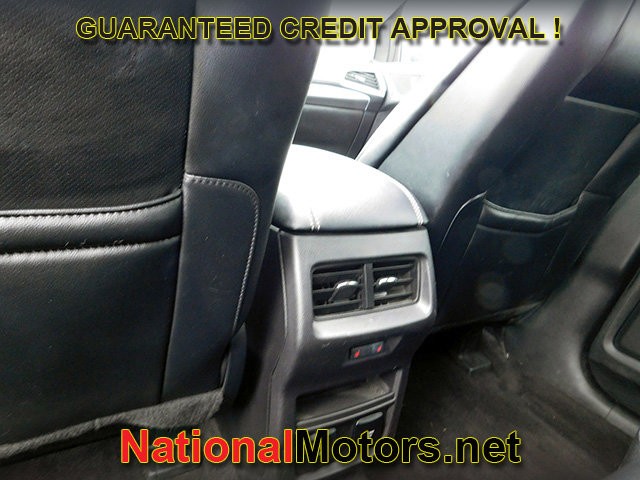 Ford Edge Vehicle Full-screen Gallery Image 13