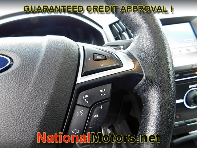 Ford Edge Vehicle Full-screen Gallery Image 24