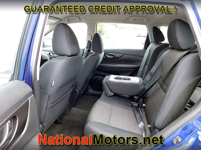 Nissan Rogue Vehicle Full-screen Gallery Image 07