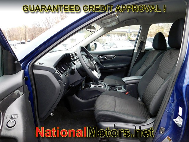 Nissan Rogue Vehicle Full-screen Gallery Image 10