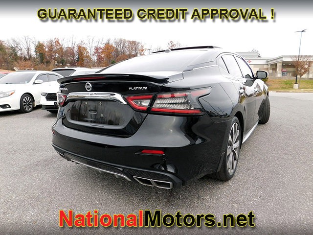 Nissan Maxima Vehicle Full-screen Gallery Image 05