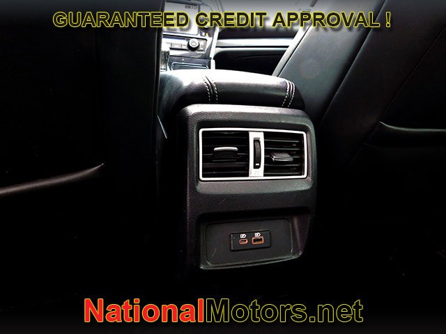 Nissan Maxima Vehicle Full-screen Gallery Image 11