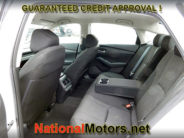Honda Accord Sedan Vehicle Full-screen Gallery Image 09