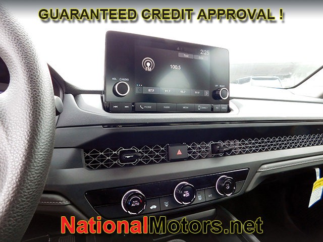 Honda Accord Sedan Vehicle Full-screen Gallery Image 14