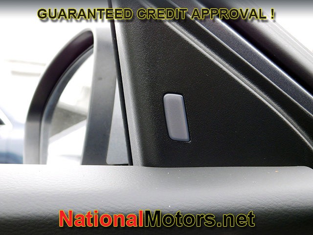 Nissan Sentra Vehicle Full-screen Gallery Image 19