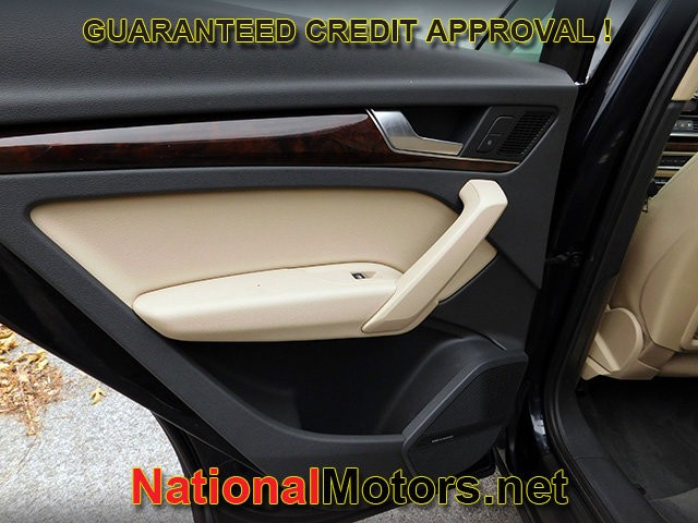 Audi Q5 Vehicle Full-screen Gallery Image 11