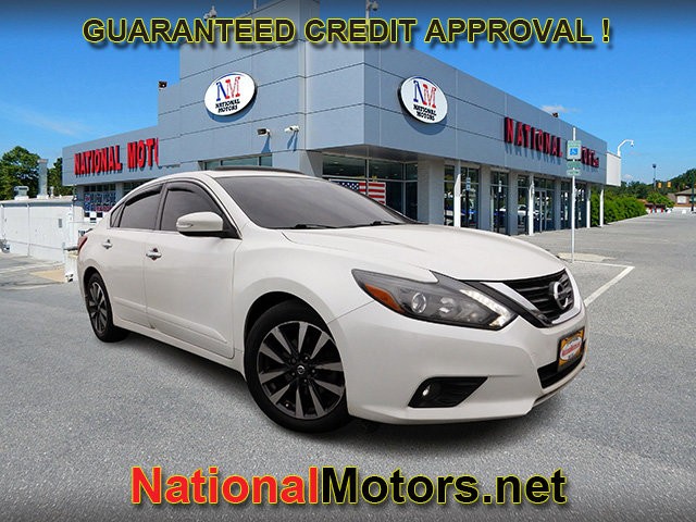 2017 Nissan Altima SL's photo