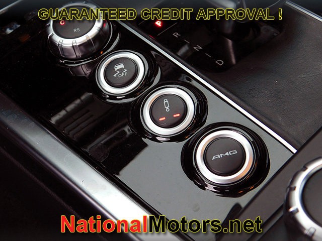 Mercedes-Benz E-Class Vehicle Full-screen Gallery Image 21