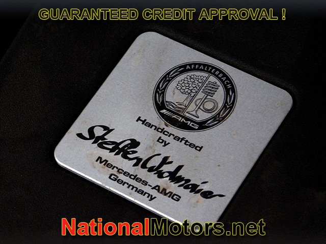 Mercedes-Benz E-Class Vehicle Full-screen Gallery Image 27