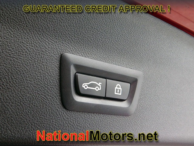 BMW X4 Vehicle Full-screen Gallery Image 08