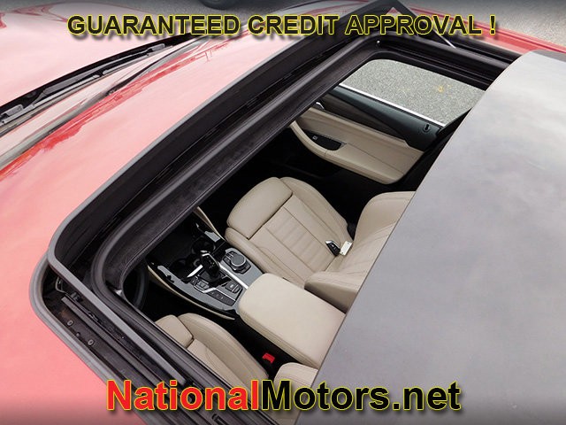 BMW X4 Vehicle Full-screen Gallery Image 10