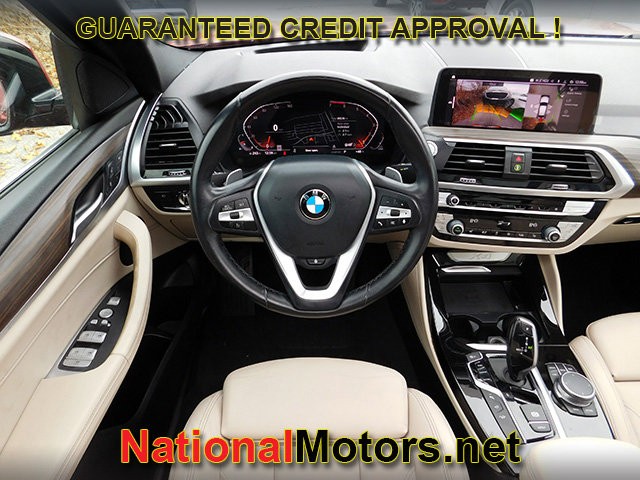 BMW X4 Vehicle Full-screen Gallery Image 14