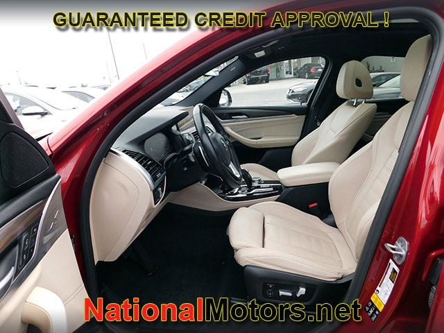 BMW X4 Vehicle Full-screen Gallery Image 17