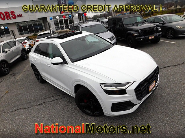 Audi Q8 Vehicle Full-screen Gallery Image 02