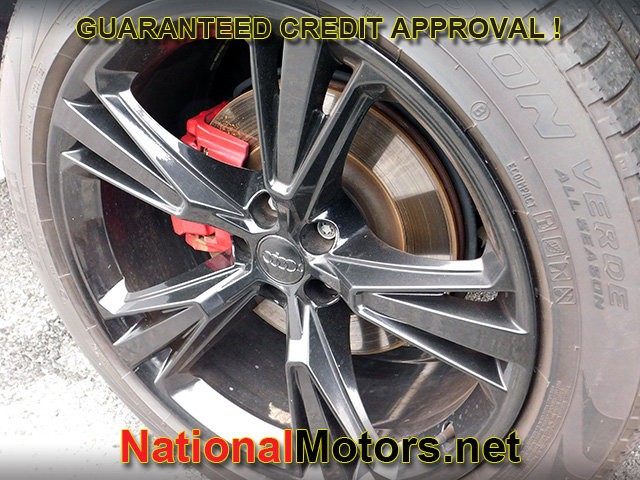 Audi Q8 Vehicle Full-screen Gallery Image 08