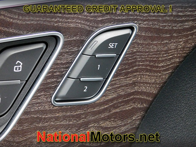 Audi Q8 Vehicle Full-screen Gallery Image 18