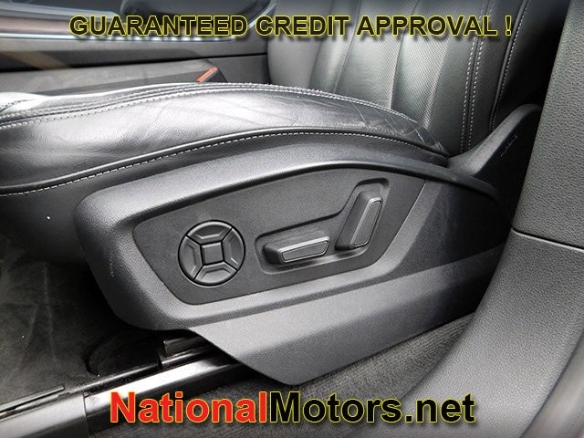 Audi Q8 Vehicle Full-screen Gallery Image 20