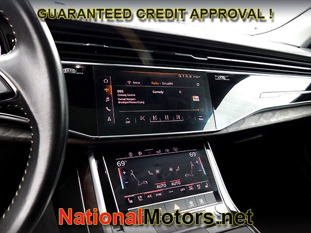 Audi Q8 Vehicle Full-screen Gallery Image 22