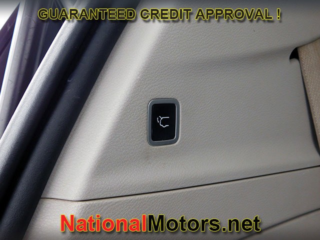 Chrysler Pacifica Vehicle Full-screen Gallery Image 06