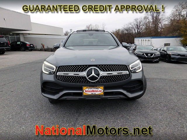 Mercedes-Benz GLC Vehicle Full-screen Gallery Image 03