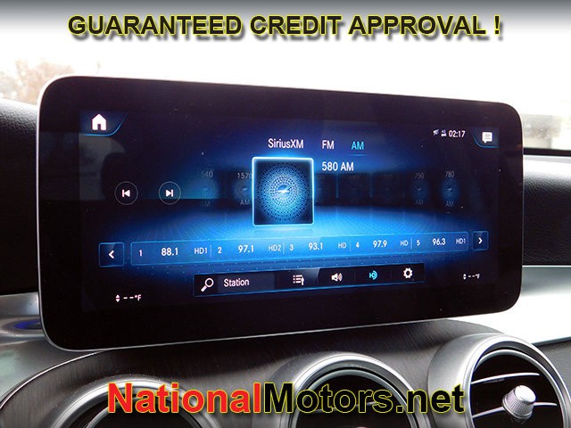 Mercedes-Benz GLC Vehicle Full-screen Gallery Image 19