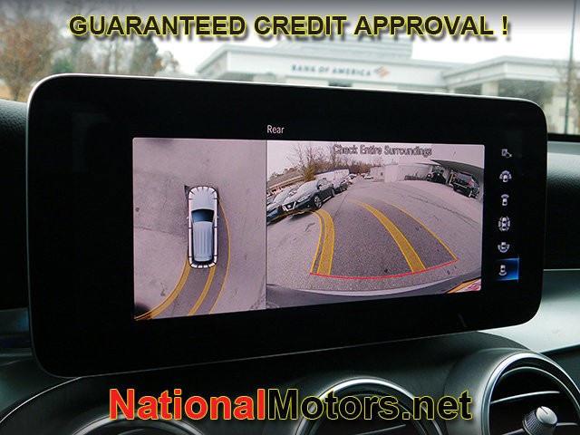 Mercedes-Benz GLC Vehicle Full-screen Gallery Image 20