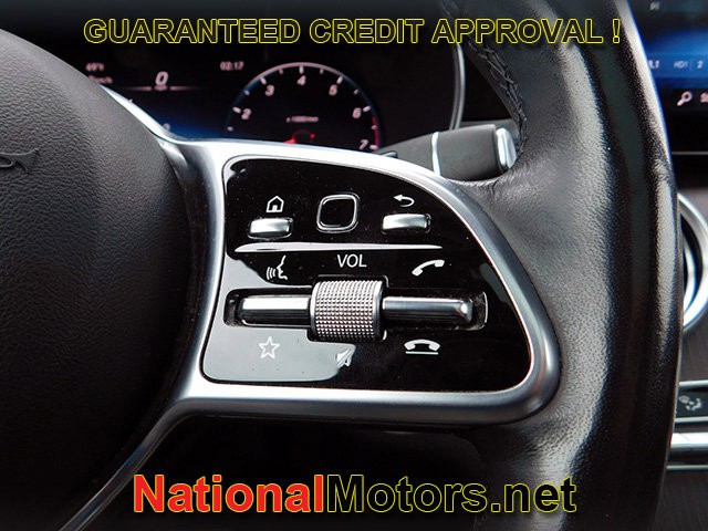 Mercedes-Benz GLC Vehicle Full-screen Gallery Image 23