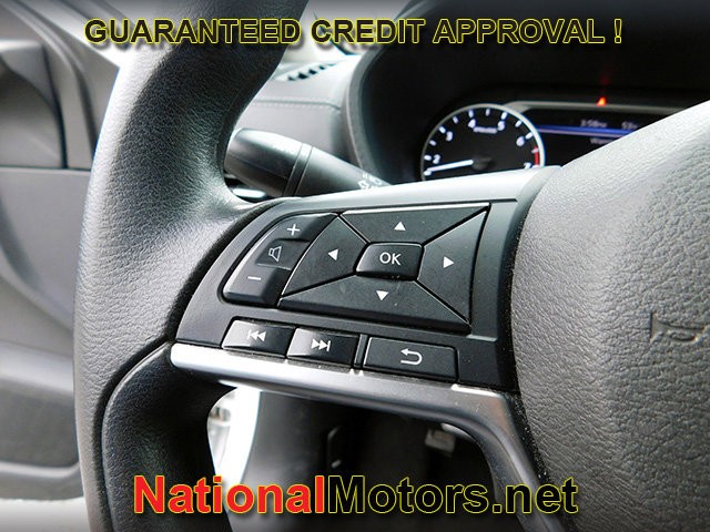 Nissan Sentra Vehicle Full-screen Gallery Image 20