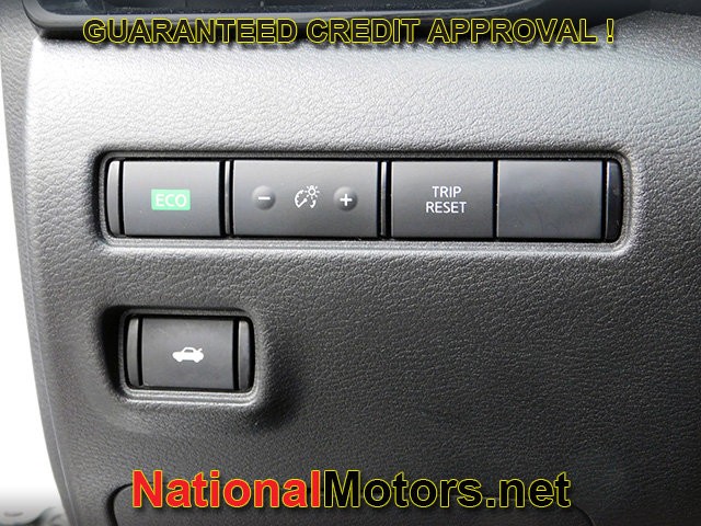 Nissan Sentra Vehicle Full-screen Gallery Image 22