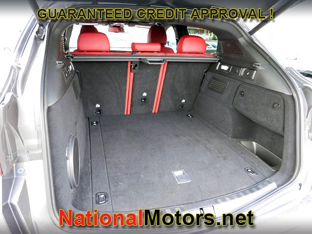 Alfa Romeo Stelvio Vehicle Full-screen Gallery Image 05