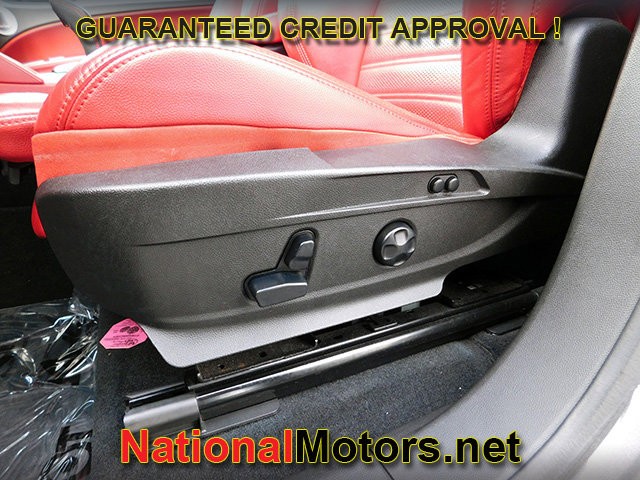 Alfa Romeo Stelvio Vehicle Full-screen Gallery Image 18