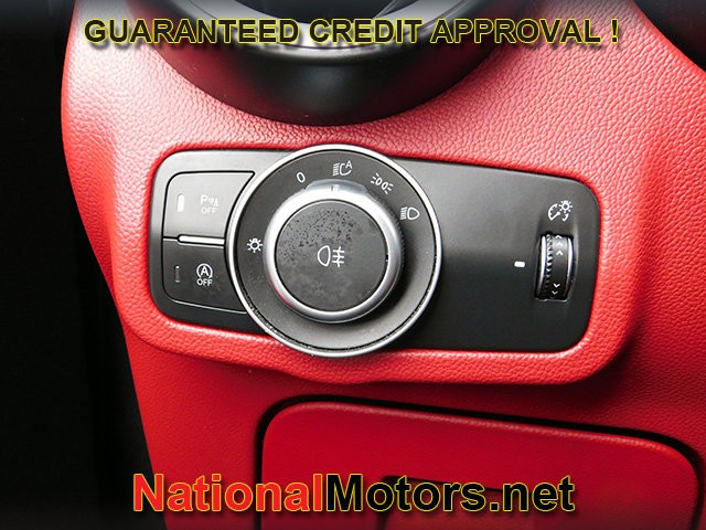 Alfa Romeo Stelvio Vehicle Full-screen Gallery Image 27