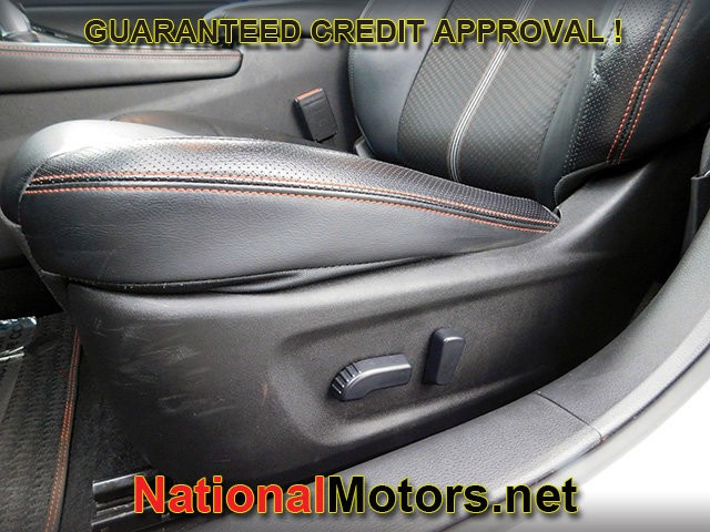 Nissan Altima Vehicle Full-screen Gallery Image 14