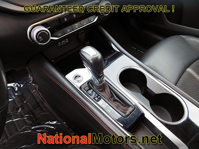 Nissan Altima Vehicle Full-screen Gallery Image 17