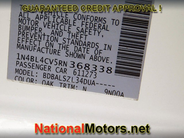 Nissan Altima Vehicle Full-screen Gallery Image 22