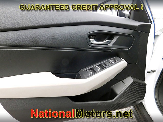 Honda Accord Sedan Vehicle Full-screen Gallery Image 11